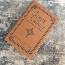 Jesus Calling Enjoying Peace in His Presence Sarah Young 365 Day Devotional picture