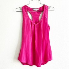 TRINA TURK 100% silk pink tank top sleeveless blouse shirt Small scallop details picture