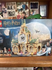 LEGO Harry Potter: Hogwarts Hospital Wing (76398) picture