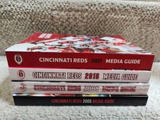 MLB Cincinnai Reds Media Guides Lot Of 4 - 2005, 2009, 2016 & 2021 Preowned/New picture