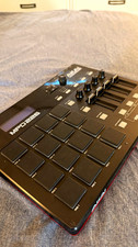 Akai Professional MPD226 Pad Controller 16 Pads Faders Encoder (USB PORT BROKEN) picture