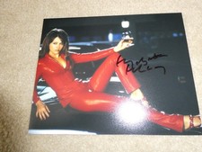 Movie TV Actress Elizabeth Hurley Signed Autographed 8x10 Photograph picture