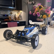 Team Associated  1/10 b6.1 rtr blue/white box art decals picture