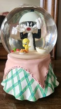 1997 LOONEY TUNES MUSICAL WATERBALL SYLVESTER AND TWEETY IN BOX picture