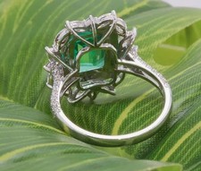 3.20 Ct green Ring picture
