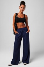 New Fabletics Women’s Navy Blue Elastic Waist Wide Leg Out Travel Pants M Short picture