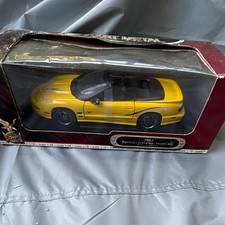 Yat Ming Deluxe Edition 1:18 2002 Pontiac Firebird Trans Am Diecast Yellow/Black picture