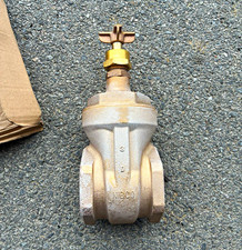 NIBCO T-113-K Bronze Gate Valve 3 in Threaded Manual Non-Rising Stem Class 200 picture