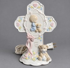 Vintage PRECIOUS MOMENTS Jesus Loves Me 7