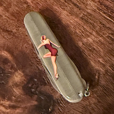 Victorinox Hiker Memphis Belle Swiss Army knife- barely used- picture