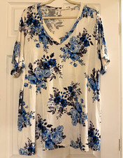 Tencede Women’s Plus 4XL White/Blue Floral V-Neck Short Sleeve Knit T-Shirt picture