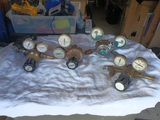 REGULATORS, Lot - Agilent Nitrogen, Union Carbide, Harris, Qty 4 picture
