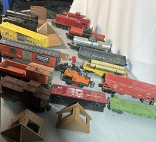 LIONEL O GAUGE TRAIN LOT ENGINE FREIGHT CARS UNTESTED AS IS  24 Pieces picture