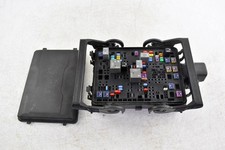 2014-2017 Chevy Silverado 1500 6L Engine Compartment Fuse Box Relay Assembly OEM picture