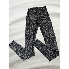 Lululemon Wunder Under High Rise Leggings Lace Print Black White Size 4 Full picture