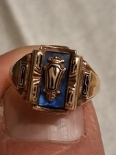 Vintage 1977 Jostens 10K Gold Class Ring, US size 6 ¼, 4.233 Grams picture