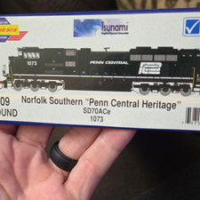 Athearn Genesis HO SD70ACe Norfolk Southern #1073 DCC Sound picture