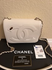 RARE Authentic Chanel White CC Flapbag / Crossbody leather bag with Chaim picture