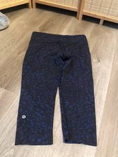 Women's Lululemon Workout Activewear Gym Pants Size 8 Blue Animal Print m108 picture