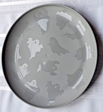 Halloween Ghost Dinner Plates MAINSTAYS 10.5 in Plastic Set of 11 NEW👻Ghosts picture