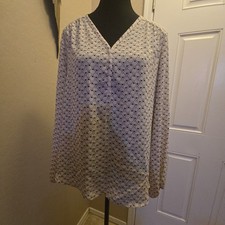 Pleione Ivory Geometric Print V-Neck Long Sleeve Blouse picture