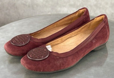 Clarks Artisan Women's Medallion Comfort Casual Loafers Shoes Size 8 Suede picture