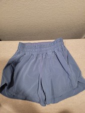 Lululemon Shorts Womens 6 Blue Hotty Hot Low Rise Lined 2.5