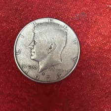 VINTAGE 1974-D KENNEDY HALF DOLLAR COIN (k5) picture