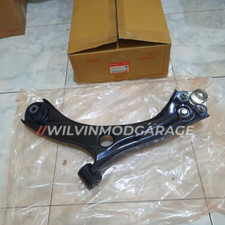 Genuine Lower RIGHT Control Arm 2016-2021 Honda HR-V 51350-T7J-H01 Japan OEM picture