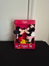 Disney Sweethearts Forever Kissing Mickey and Minnie Mouse Plush NIB picture