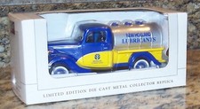 SpecCast New Holland Lubricants 1937 Ford Tanker Truck Diecast Model 16083 RARE picture