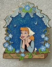 Disney Princess Cinderella Pink à la mode LE500 Balcony Mystery Box picture