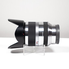 Sony E 18-200mm f/3.5-6.3 OSS Zoom Lens w/Hood E-Mount SEL18200**TESTED & WORKS picture