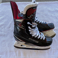 Bauer Vapor X2.7 Ice Hockey Skates Size 5 only worn 3 times picture