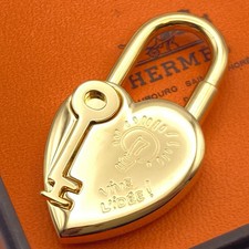 HERMES Cadena Padlock 2004 Fantasy Heart Lock Gold Bag Charm 22.6g picture