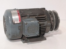 Dietz DR80B/4 Q 3ph AC motor, 0.55kW, 1410/1690 RPM, 190-255/330-440V w/pulley picture