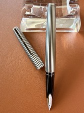 Pilot Custom 18K-WG Fountain Pen H1074 1974 Vintage, F Nib, Silver Stripe Barrel picture
