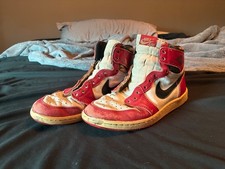 1985 OG Air Jordan 1 High Chicago Size 8 (850406 TY1) - Vintage / As-Is picture