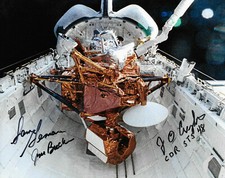 NASA Astronauts STS-48 Signed by Sam Gemar & JO Creighton & James Buchli picture