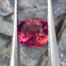AIG Certified 1.02Ct Natural Unheated Exceptional Purplish Pink Sapphire picture