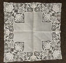 EUC French Chantilly Ivory Hand-made Lace Wedding Hanky Handkerchief 11’ Square picture