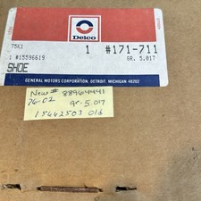 NOS GM 88964441  Rear Parking Emergency Brake Shoe Kit 1995-2000 GMC 2500 Trucks picture
