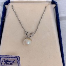 Vintage Cultured Pearl Silver Necklace 18” length picture