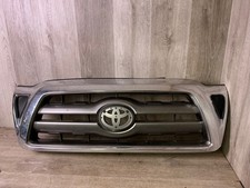 2005-09 TOYOTA TACOMA FRONT GRILLE ASSY OEM PART# 53100-04350 picture