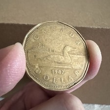 Vintage Rare 1987 Canada Queen Elizabeth dollar coin picture