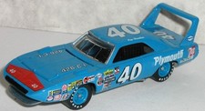 1/64 = Nascar Legend PETE HAMILTON #40 1970 PLYMOUTH SUPERBIRD / Rubber Tire Car picture
