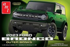 AMT 1345M 1/25 2023 Ford Bronco Outer Banks Model Kit picture