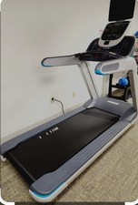 Precor Treadmill TRM 631/661/681 Model Commercial Grade picture
