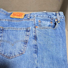 Levi's Men's 550 Blue Medium Wash Denim Jeans Relaxed Fit Straight 5-Pocket picture