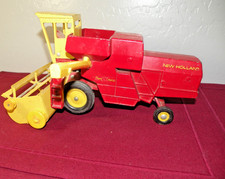 Vintage 1968 Ertl 1:32nd Scale New Holland 995 Sperry Rand Combine #750, Used picture